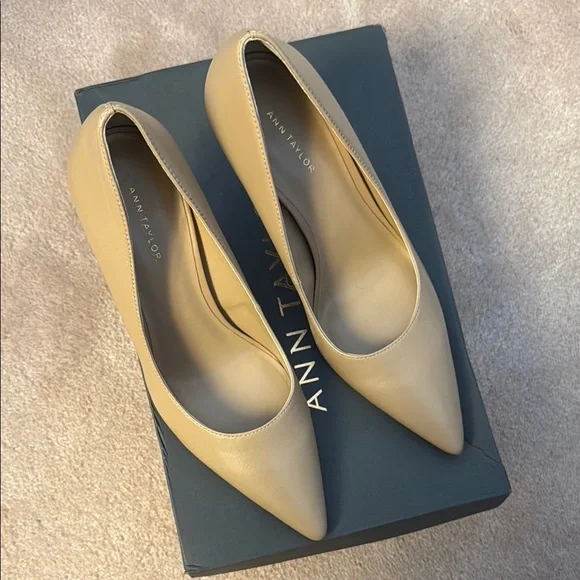 Ann Taylor Nude Heels - Picture 3 of 6